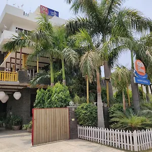 Aakritii Hotel Gurgaon