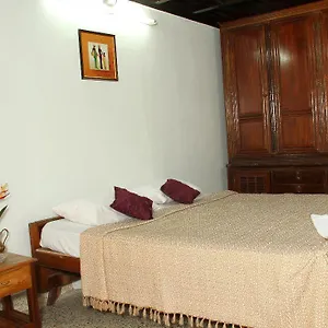 Hotel Queens, Kozhikode